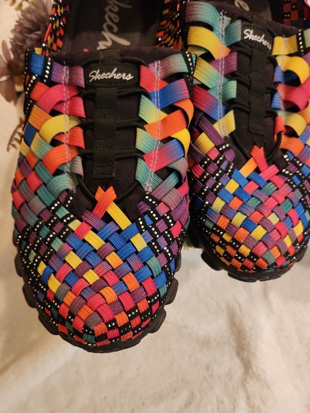 Skechers Women's Rainbow Woven Slip-On ( Rare Find ) - Picture 6 of 7